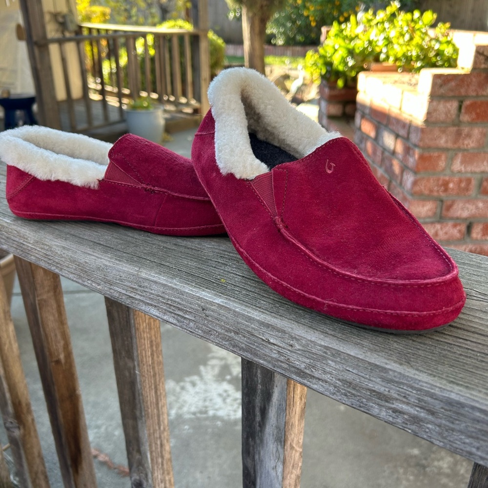 Olukai women’s nubuck and shearling slippers, size 9